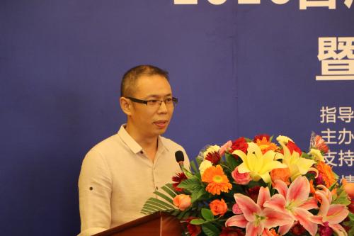 承辦方領(lǐng)導(dǎo)王建致辭并發(fā)表關(guān)于佛山陶瓷行業(yè)“綠色發(fā)展”的倡議.jpg
